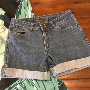 -Traded- Falls creek women’s shorts